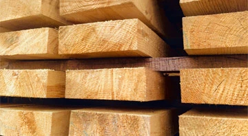 Дошка обрізна з сосни для будівництва